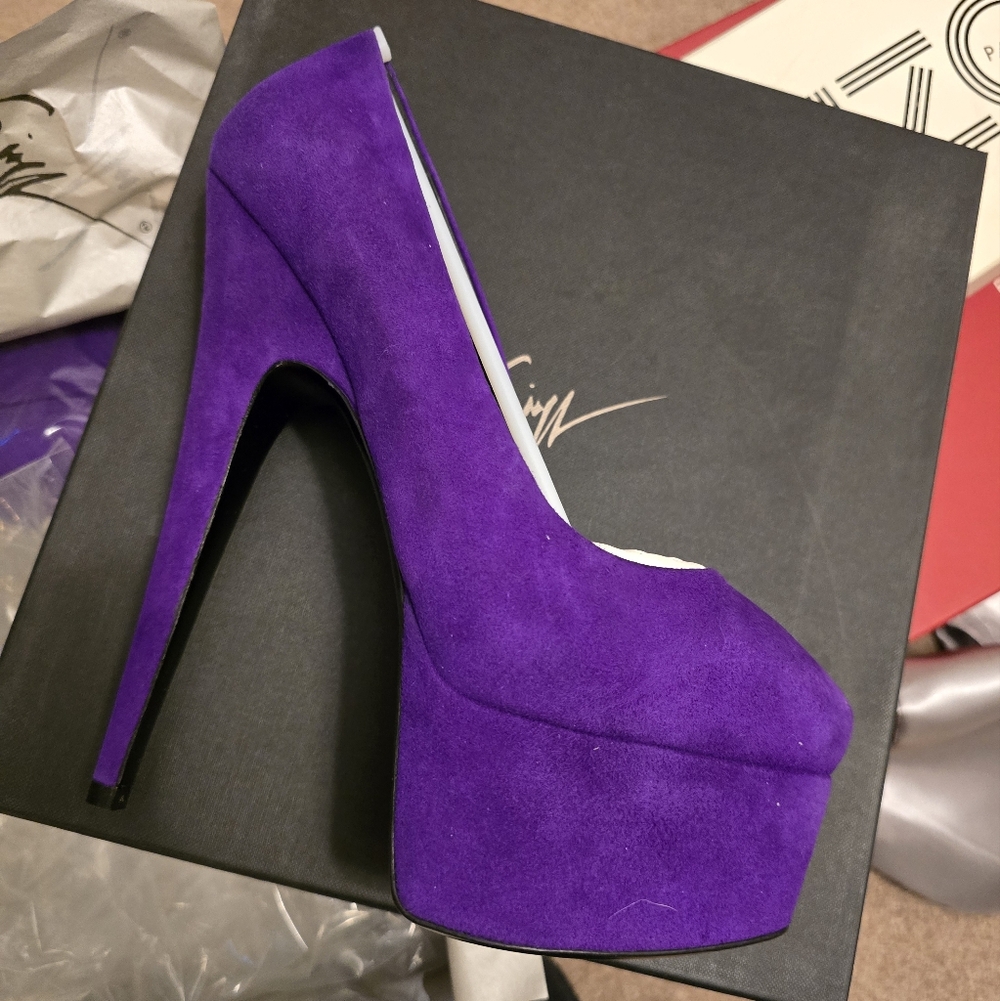 NEW Giuseppe Zanotti "Denny" 170 Suede Platform Pumps - Purple/Ametista (NIB)
